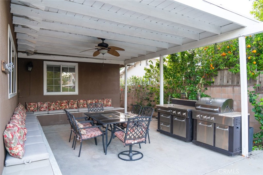 6954 Woodlake Avenue