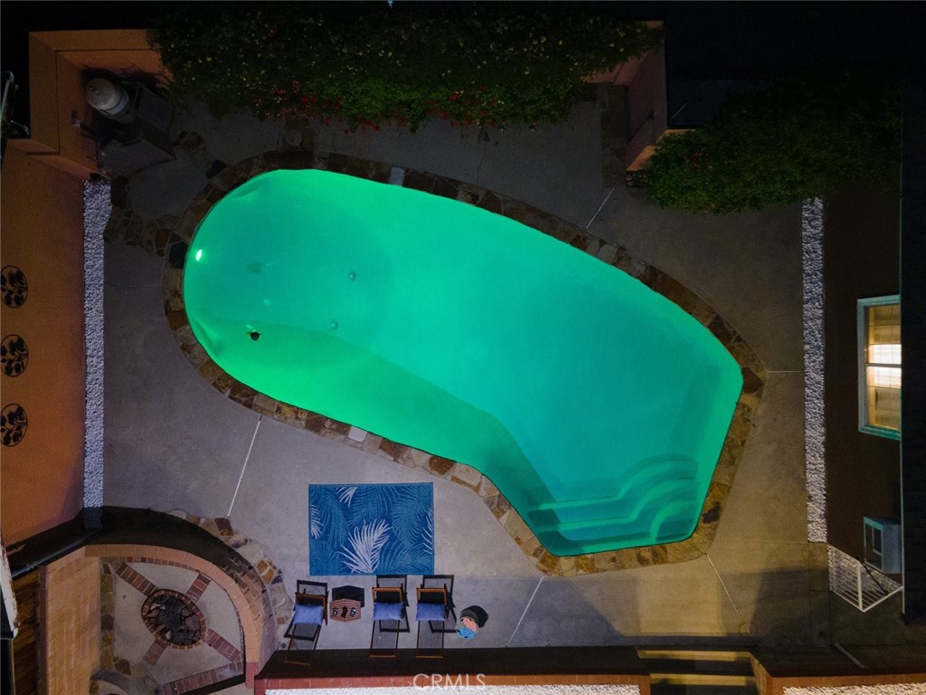 6954 Woodlake Avenue