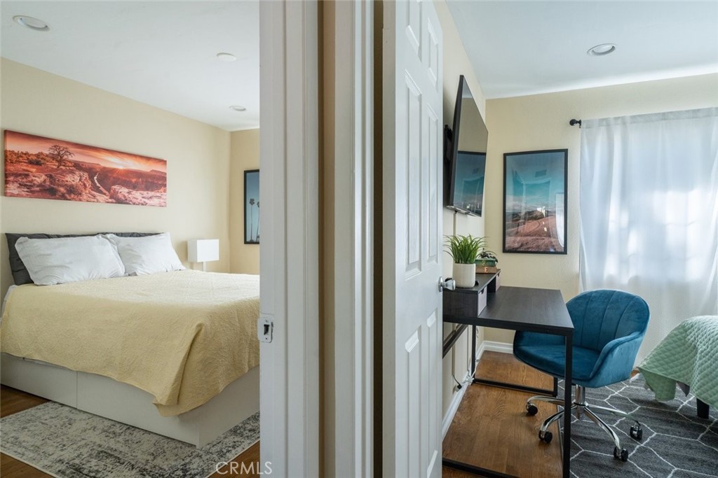 6954 Woodlake Avenue