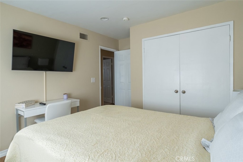 6954 Woodlake Avenue