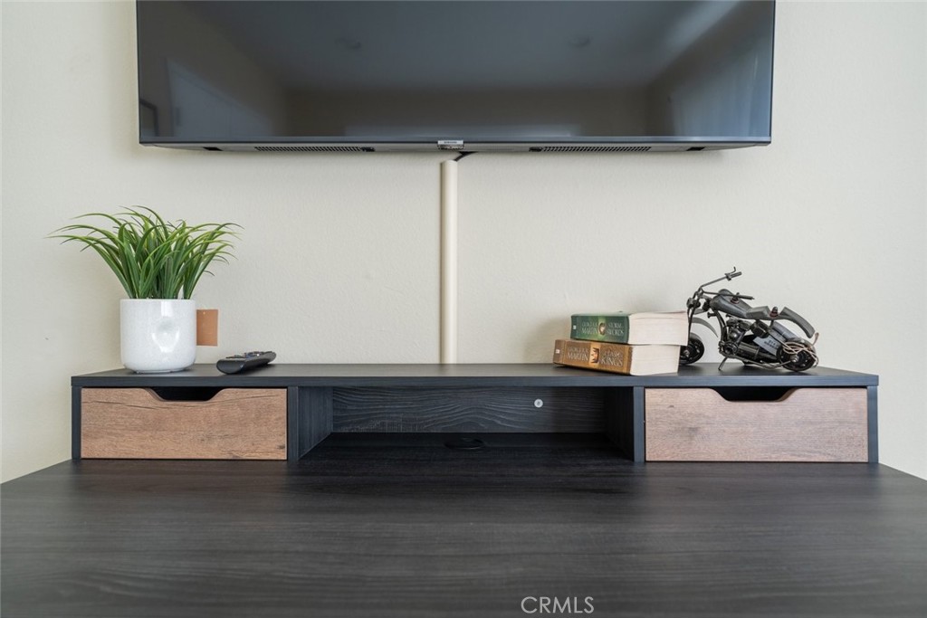 6954 Woodlake Avenue