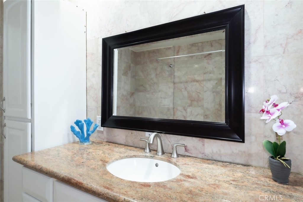 6954 Woodlake Avenue