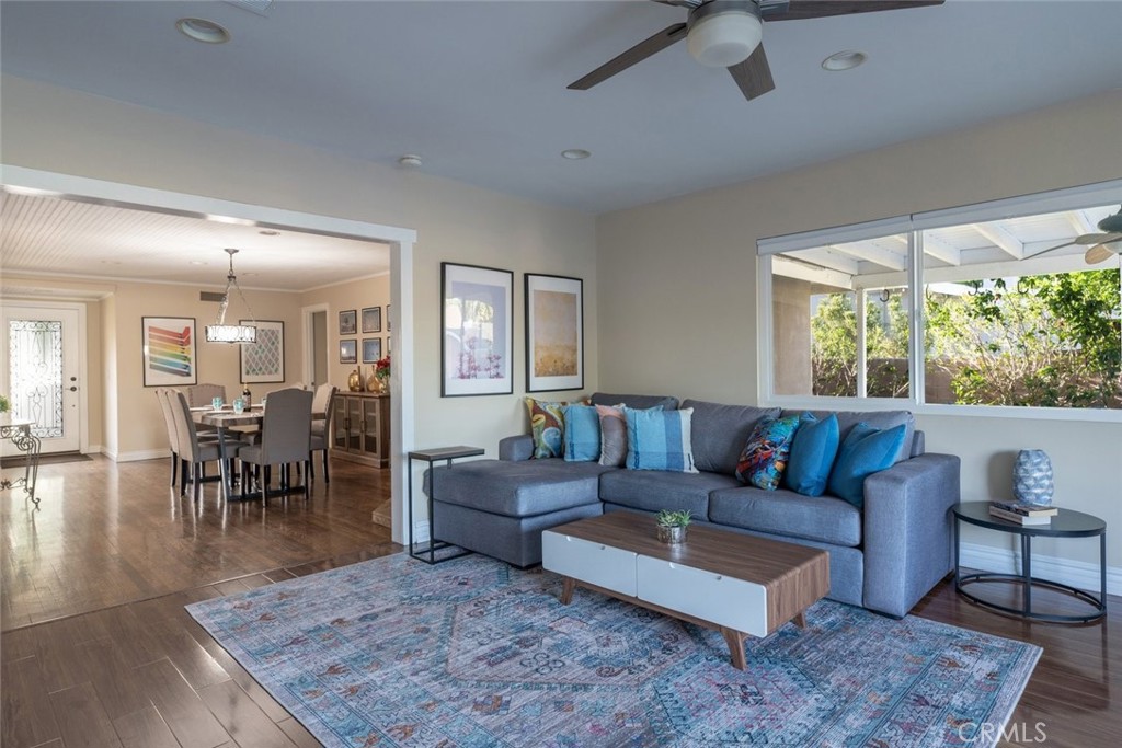 6954 Woodlake Avenue