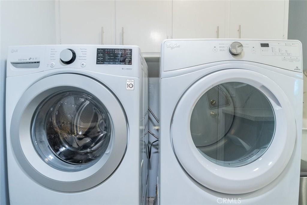 6954 Woodlake Avenue