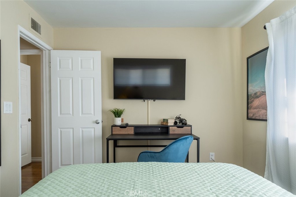 6954 Woodlake Avenue