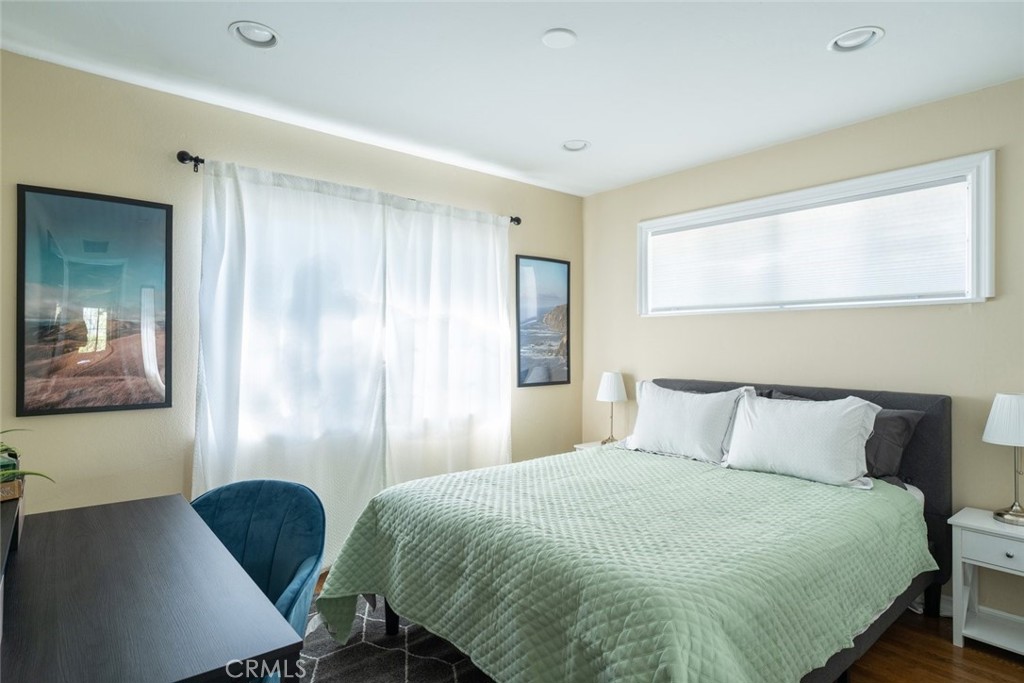 6954 Woodlake Avenue