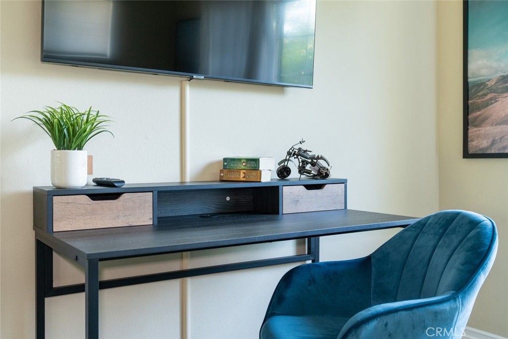 6954 Woodlake Avenue