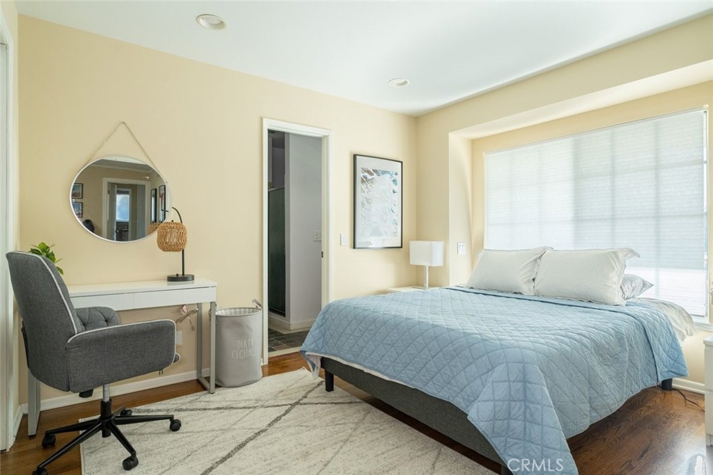 6954 Woodlake Avenue