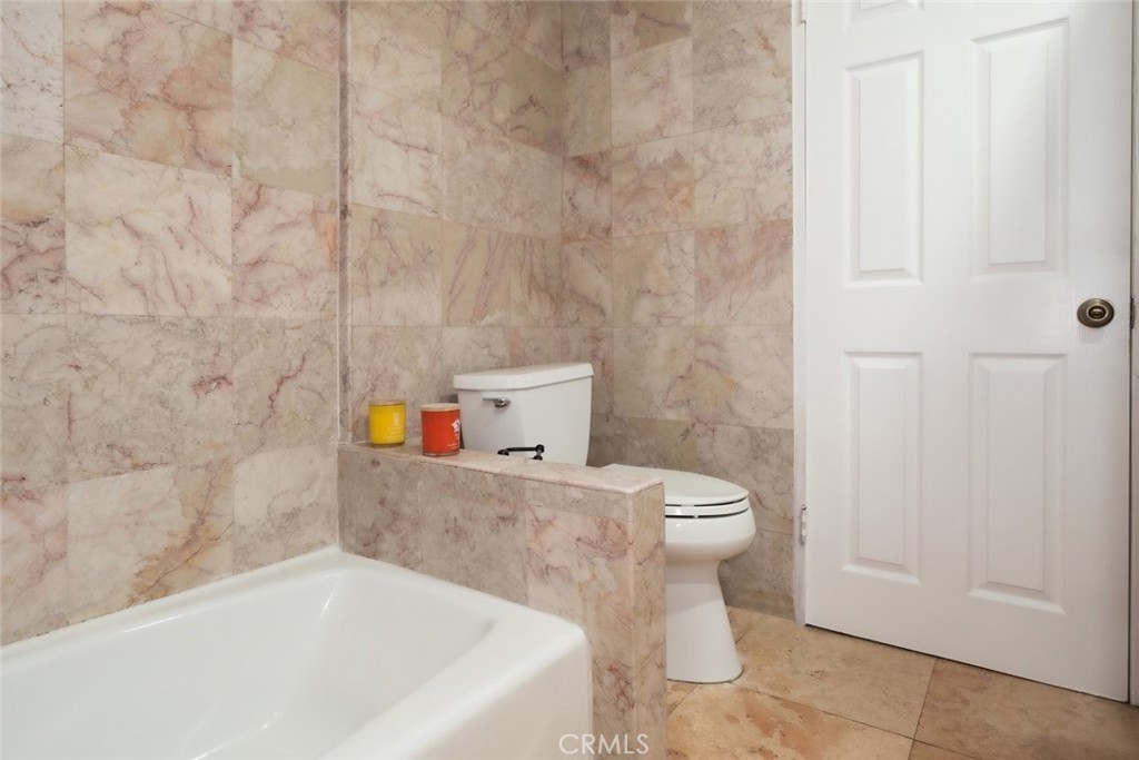 6954 Woodlake Avenue