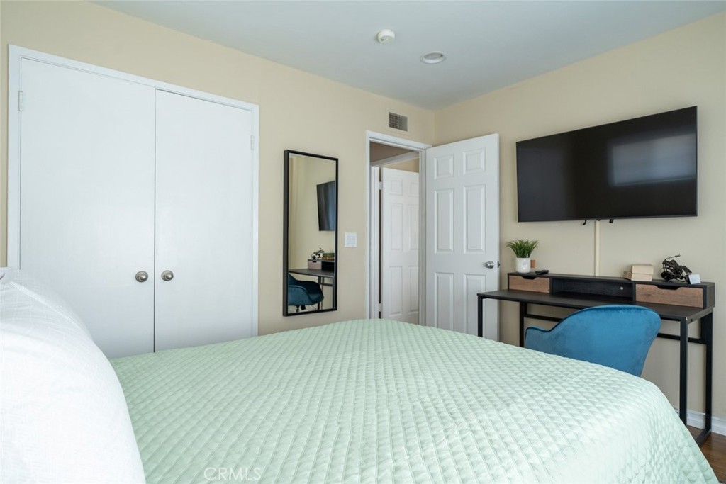 6954 Woodlake Avenue