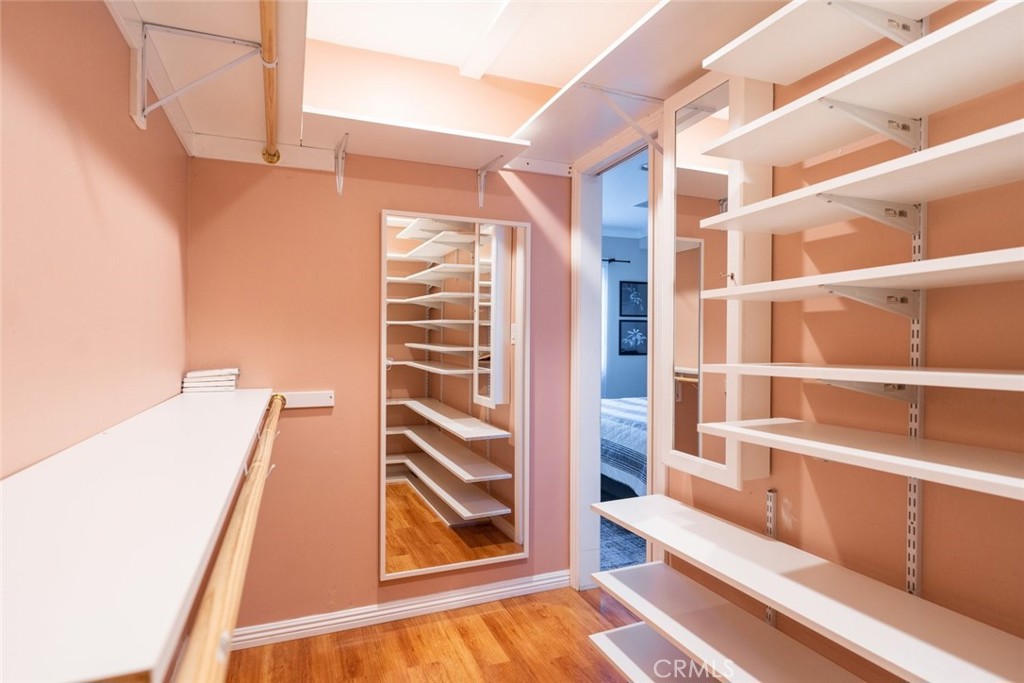 6954 Woodlake Avenue