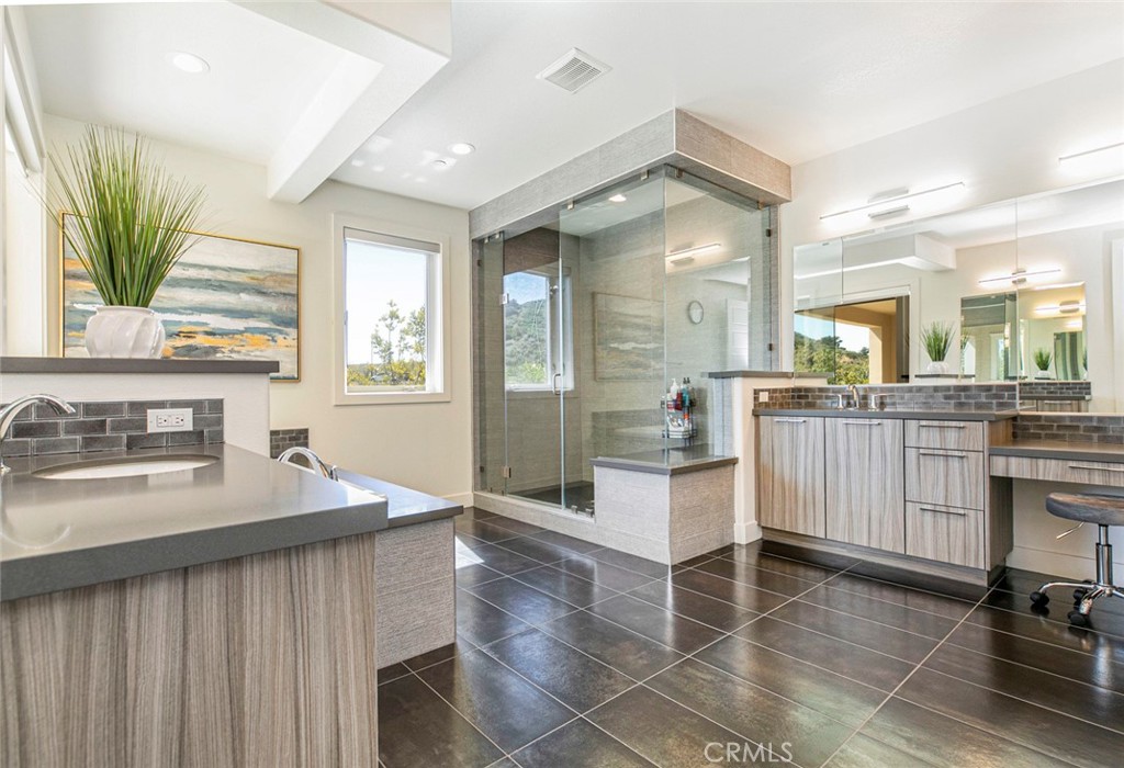 20512 W Esmerelda Lane