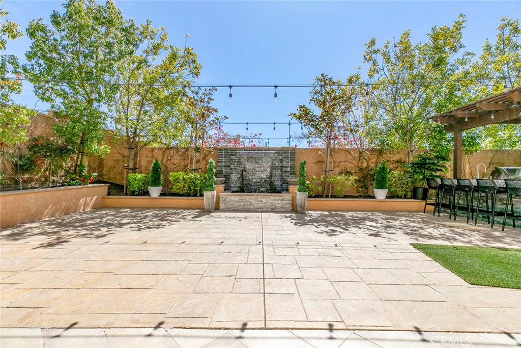 20512 W Esmerelda Lane