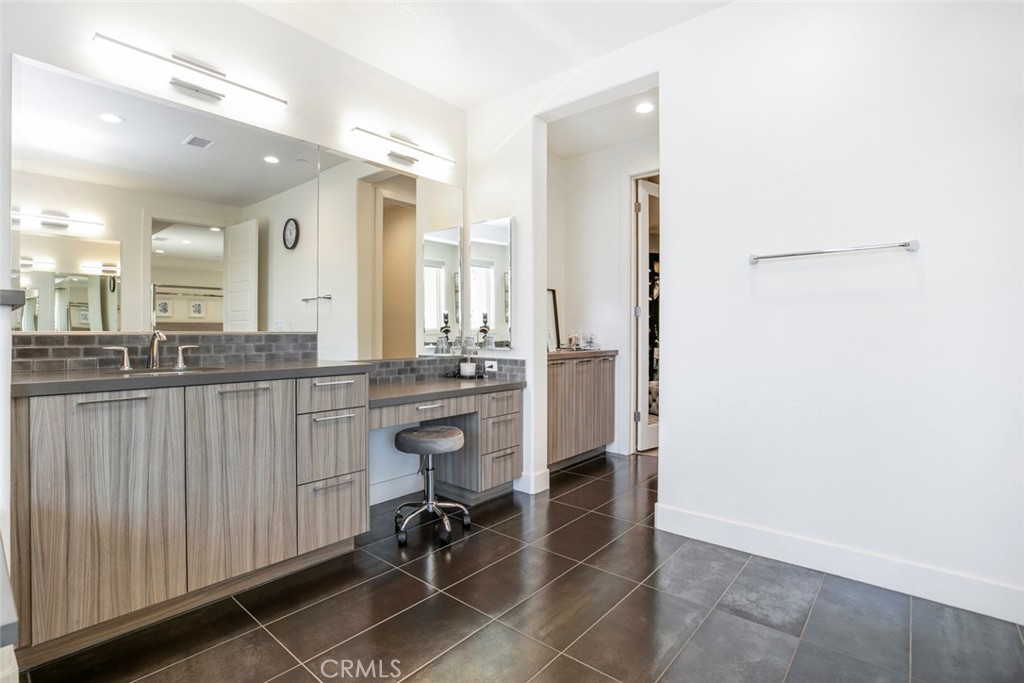 20512 W Esmerelda Lane