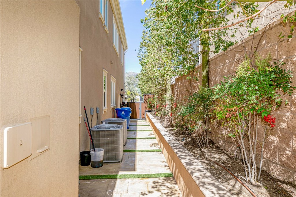 20512 W Esmerelda Lane