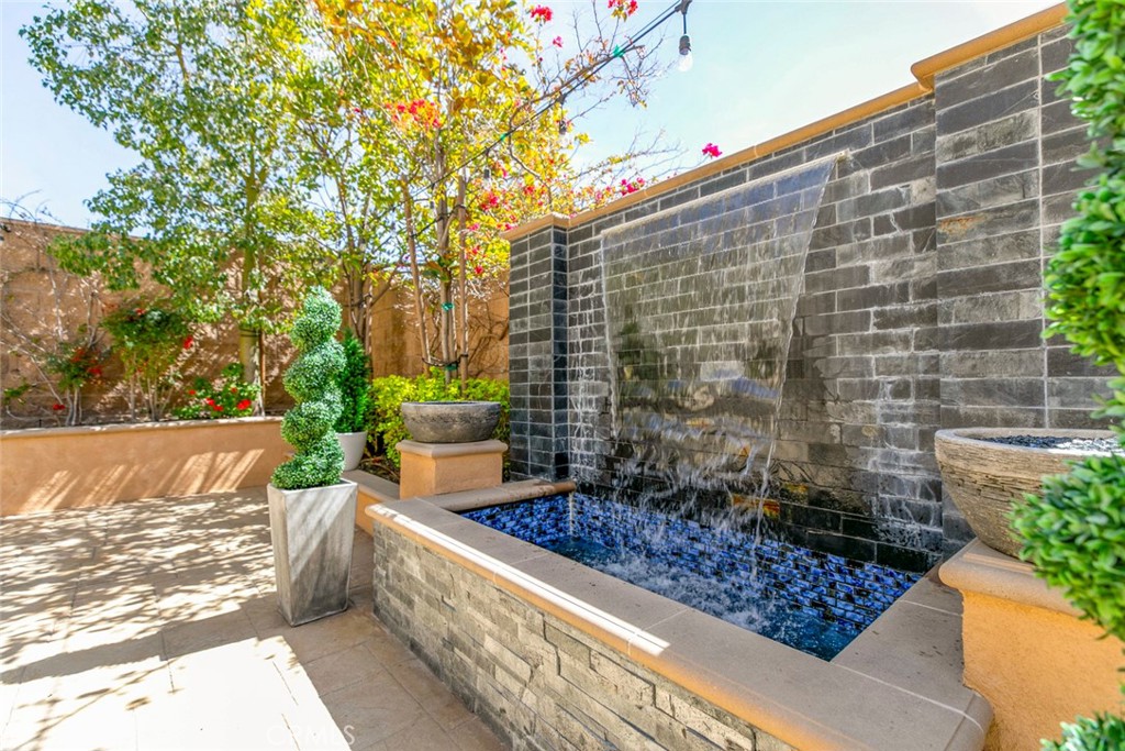 20512 W Esmerelda Lane