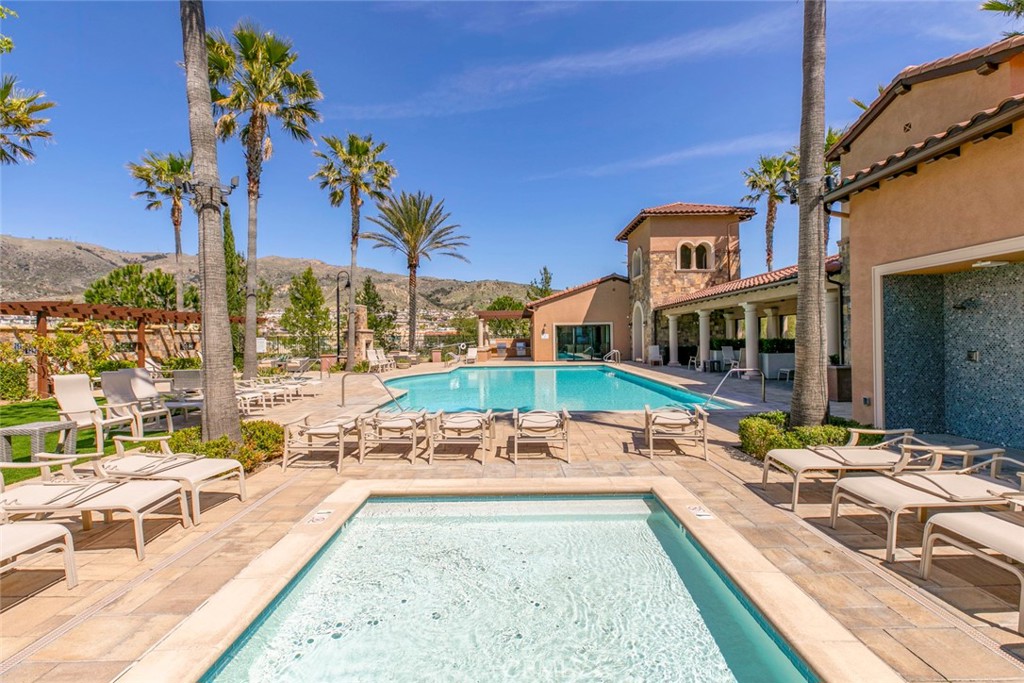 20512 W Esmerelda Lane