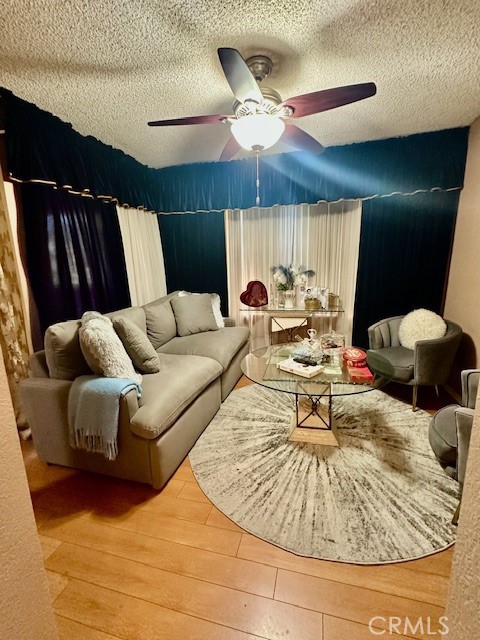 811 N Columbus Avenue 18