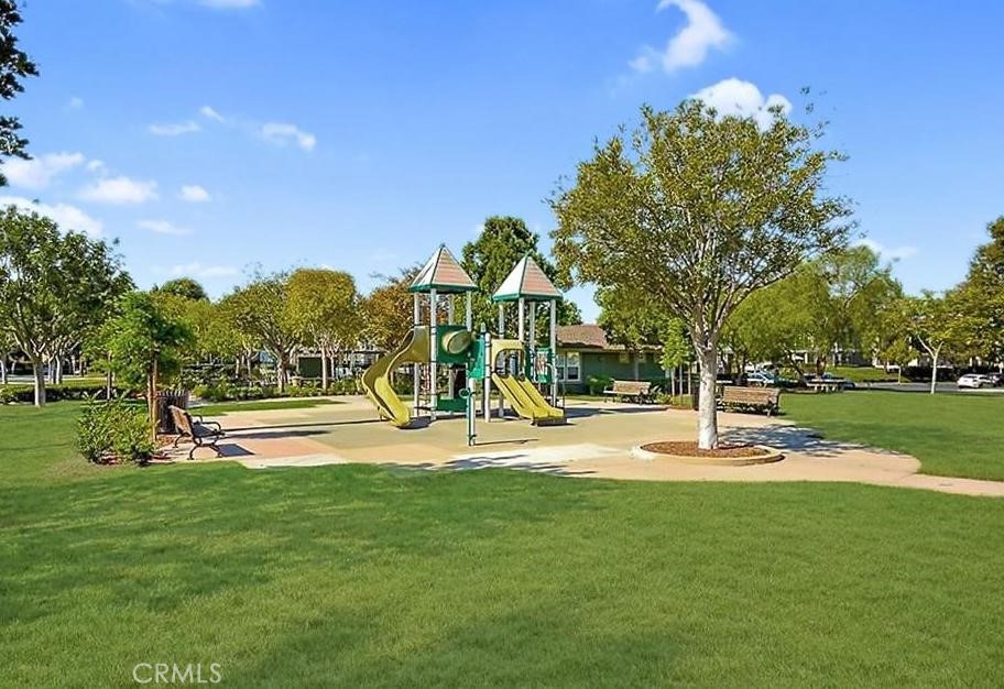 2 Bloomington Street