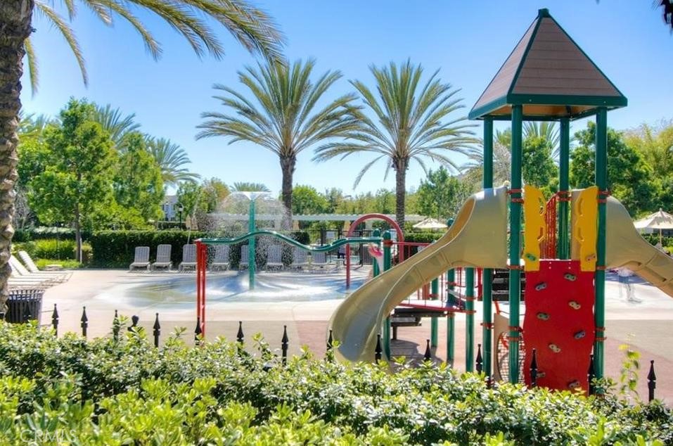 2 Bloomington Street