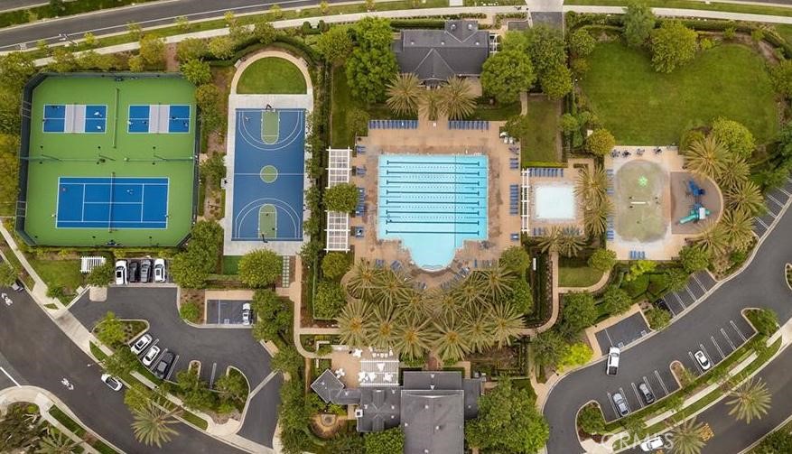 2 Bloomington Street