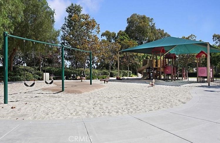 2 Bloomington Street