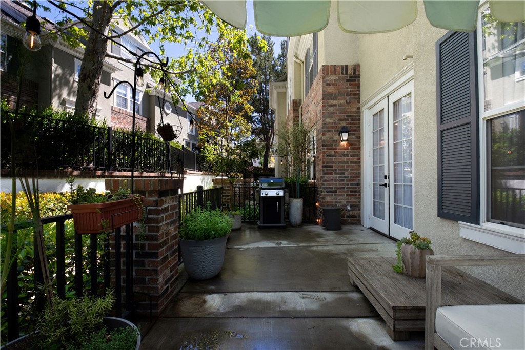 2 Bloomington Street