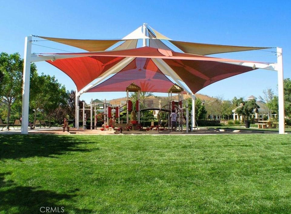 2 Bloomington Street