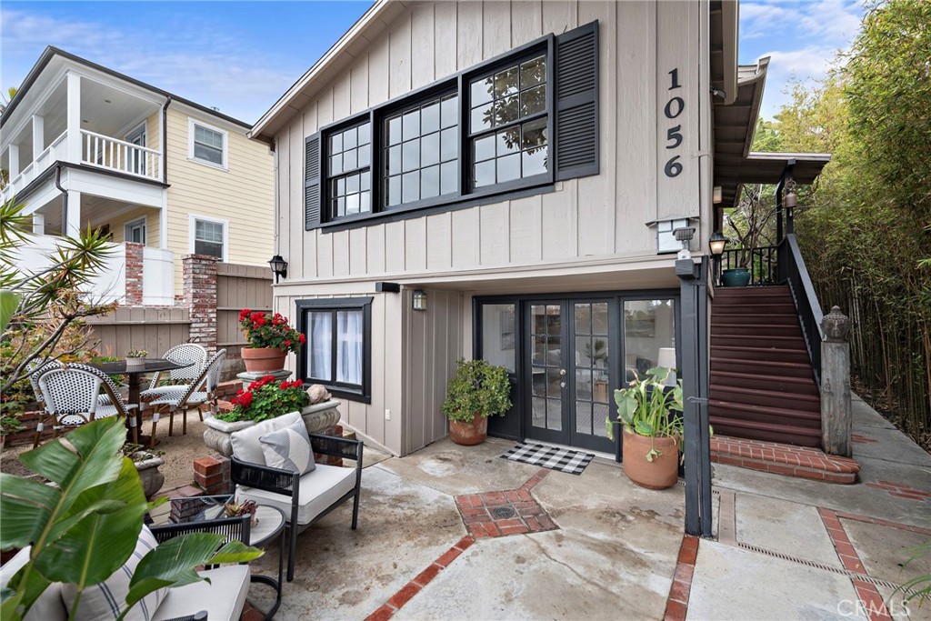 1056 Glenneyre Street