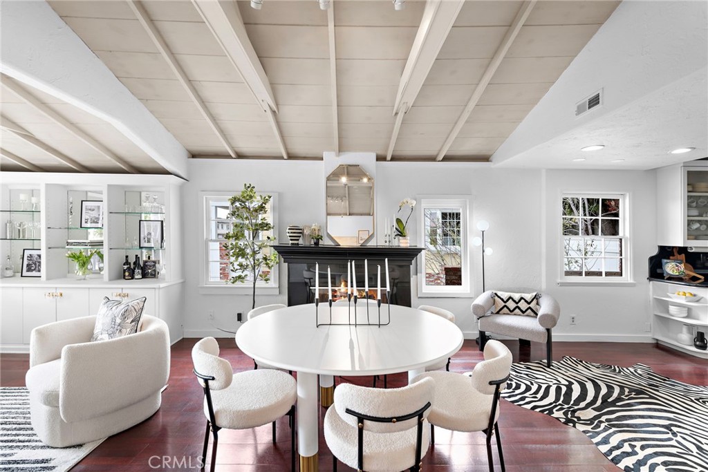 1056 Glenneyre Street