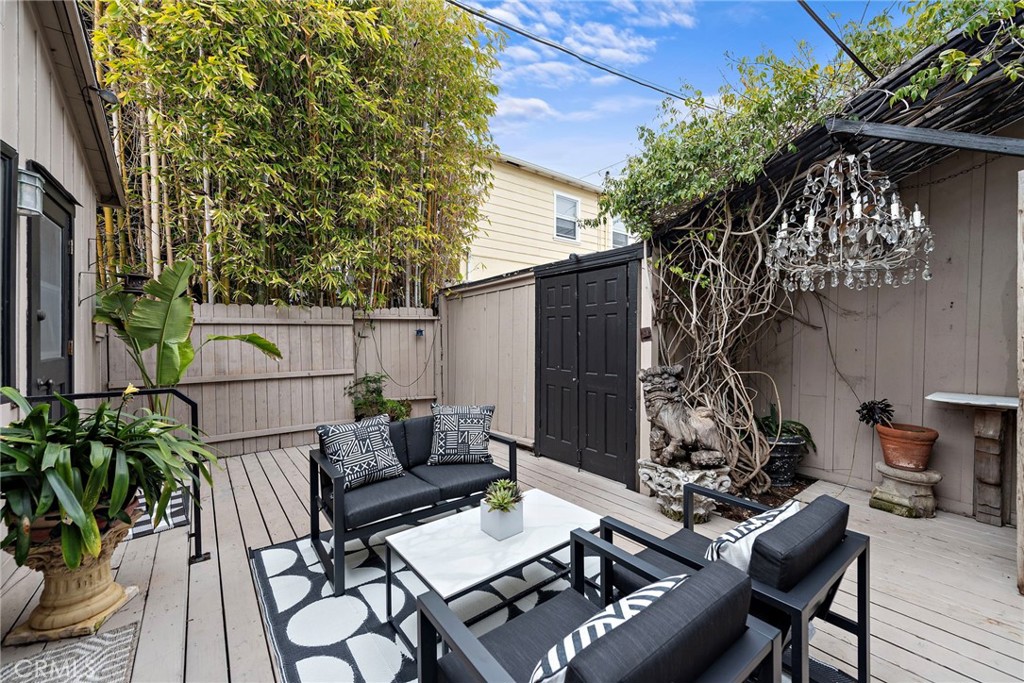 1056 Glenneyre Street