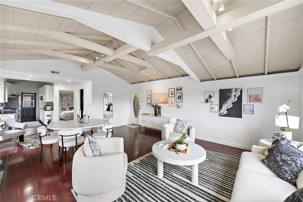 1056 Glenneyre Street