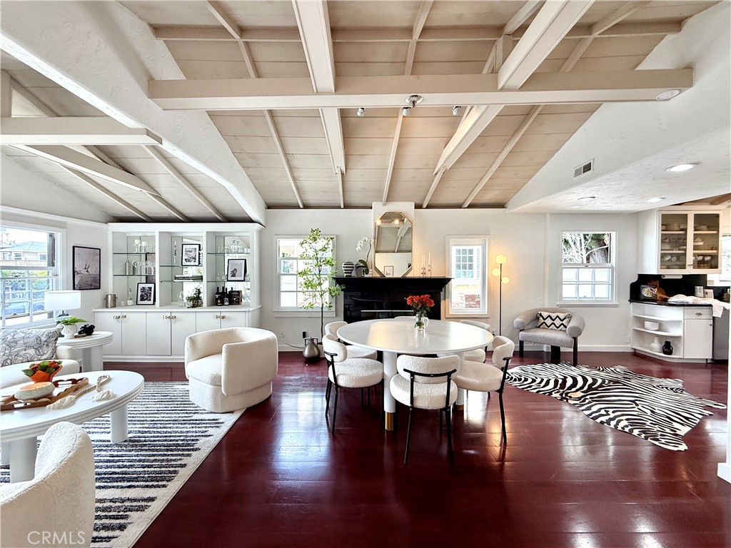 1056 Glenneyre Street