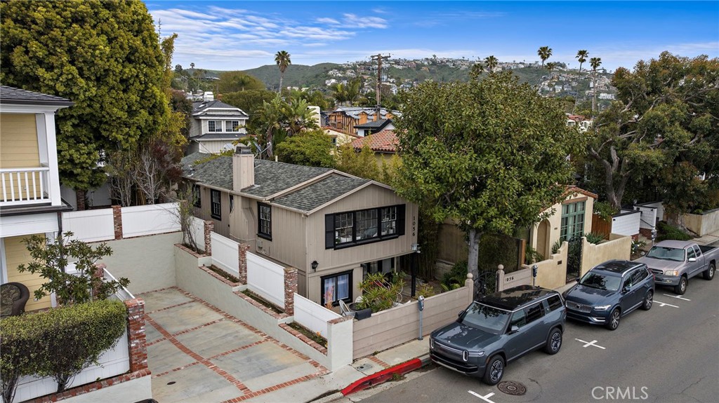 1056 Glenneyre Street