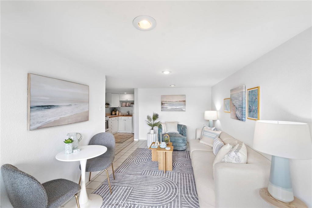 1056 Glenneyre Street