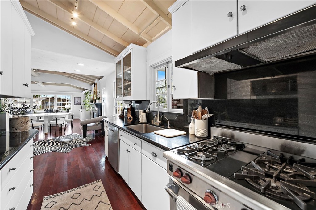 1056 Glenneyre Street