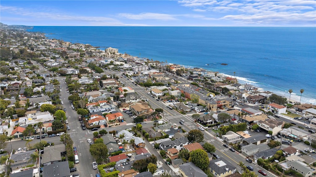 1056 Glenneyre Street