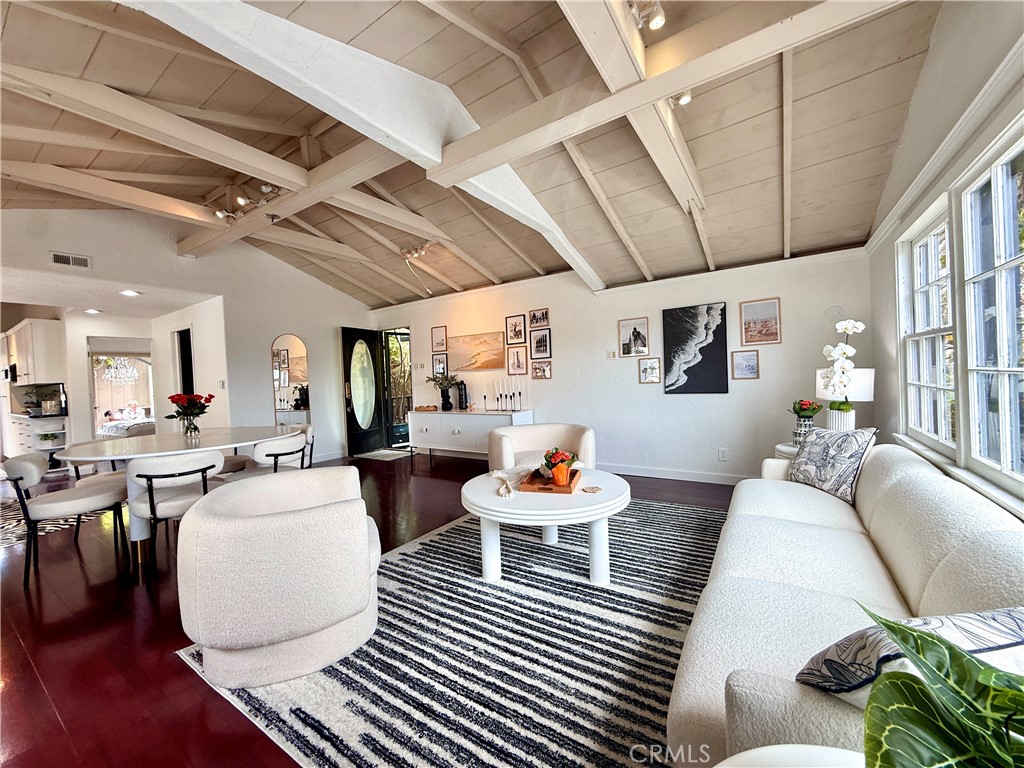 1056 Glenneyre Street