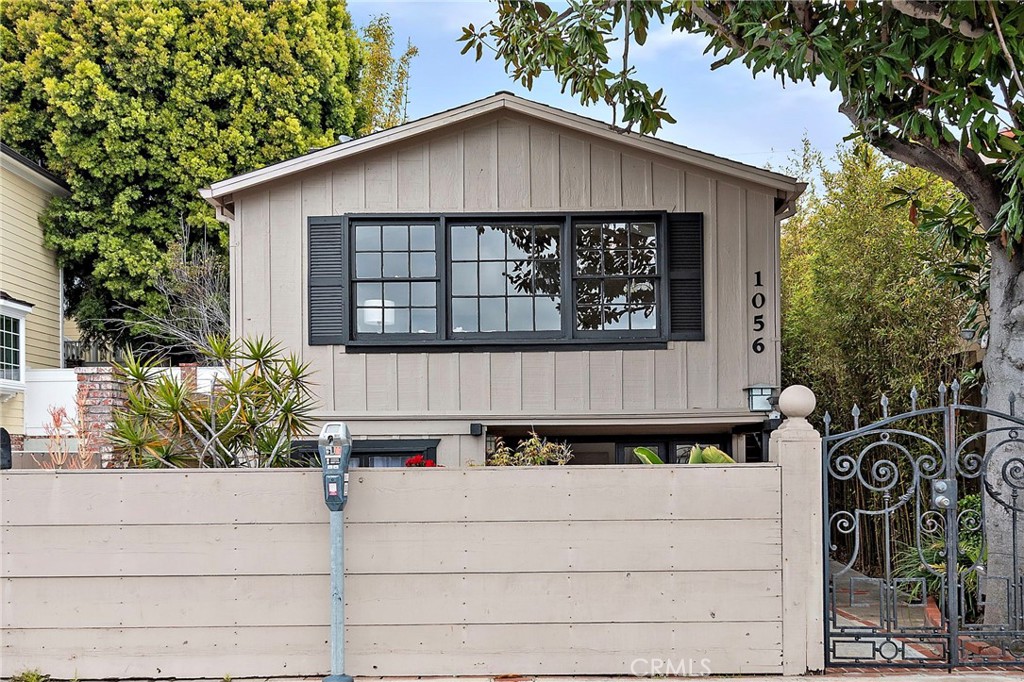 1056 Glenneyre Street