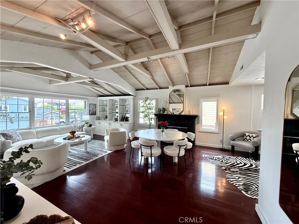 1056 Glenneyre Street