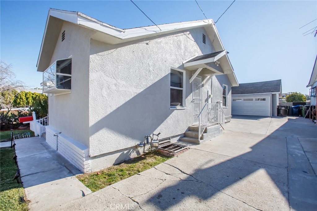 332 E Plymouth Street