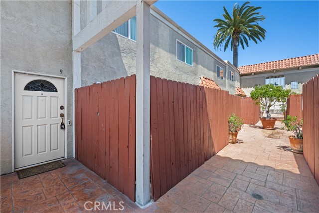 888 Victor AVE Unit: 9