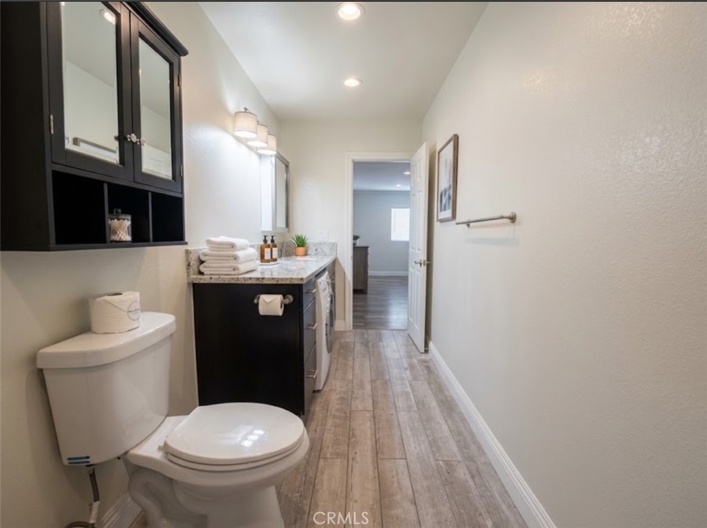 5354 Lindley 204