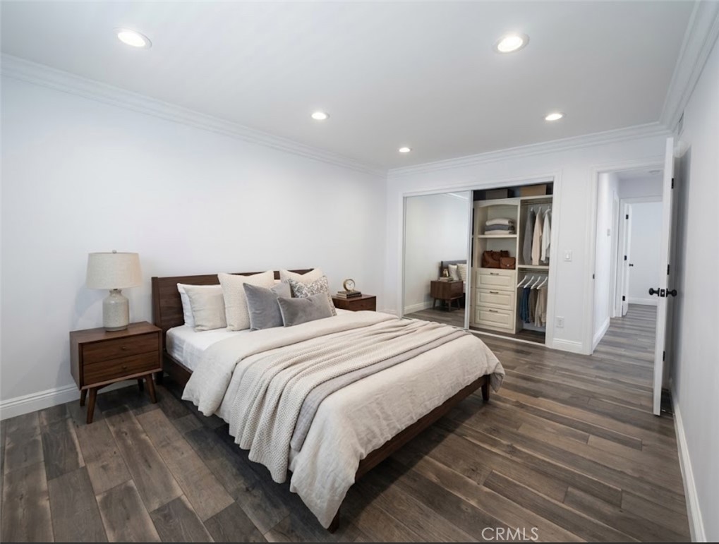 5354 Lindley 204