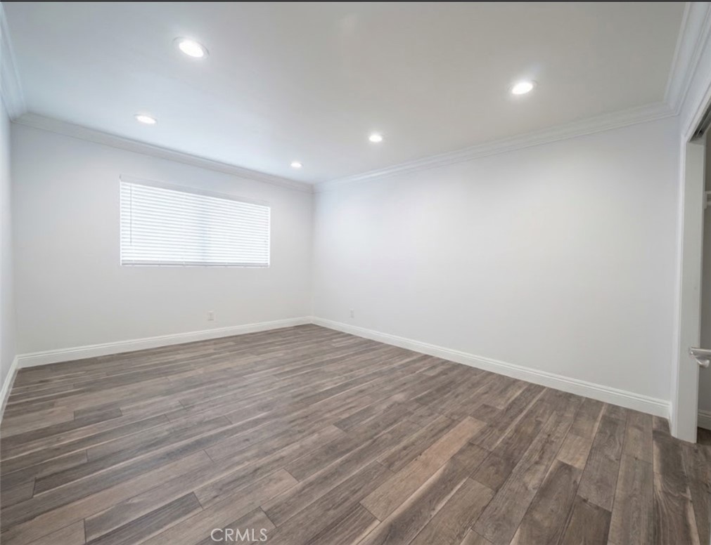 5354 Lindley 204