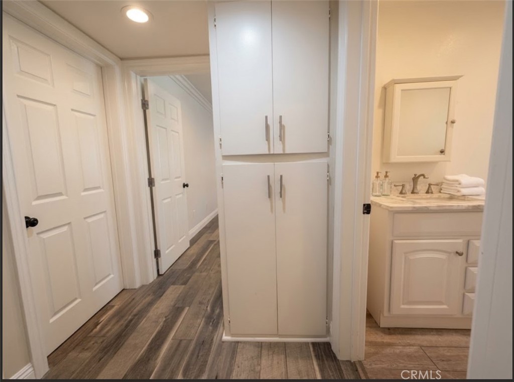 5354 Lindley 204