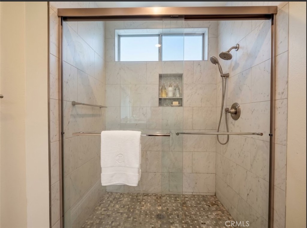 5354 Lindley 204