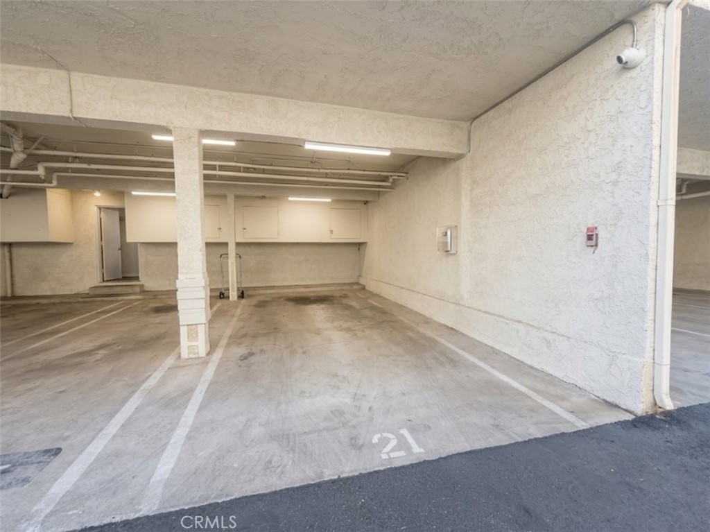 5354 Lindley 204