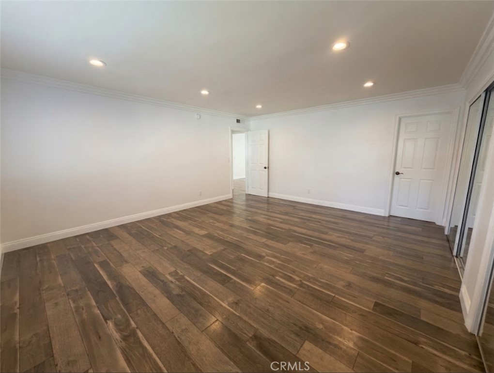 5354 Lindley 204