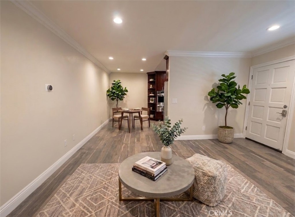 5354 Lindley 204